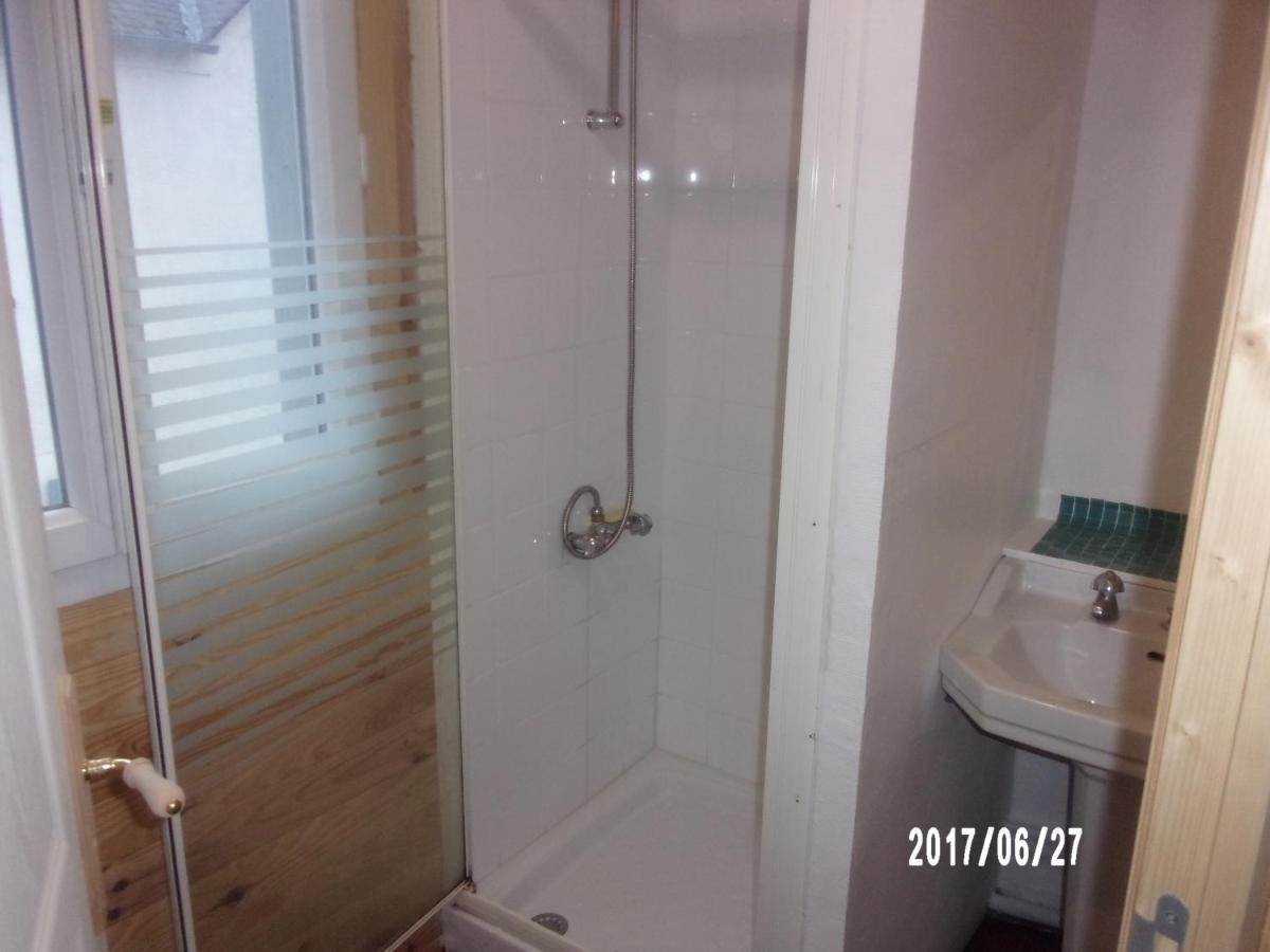 Logement Proche De Tout Saint-Laurent-de-Neste Dış mekan fotoğraf